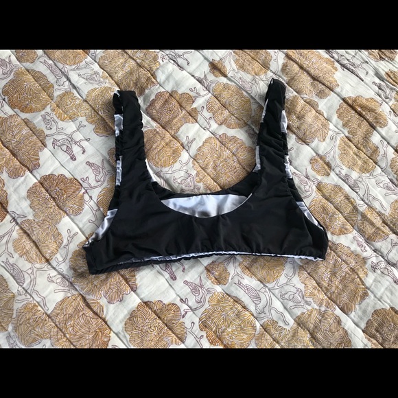 NWOT!! ⭐️SAN LORENZO BLACK TANK BIKINI TOP⭐️ - Picture 2 of 4